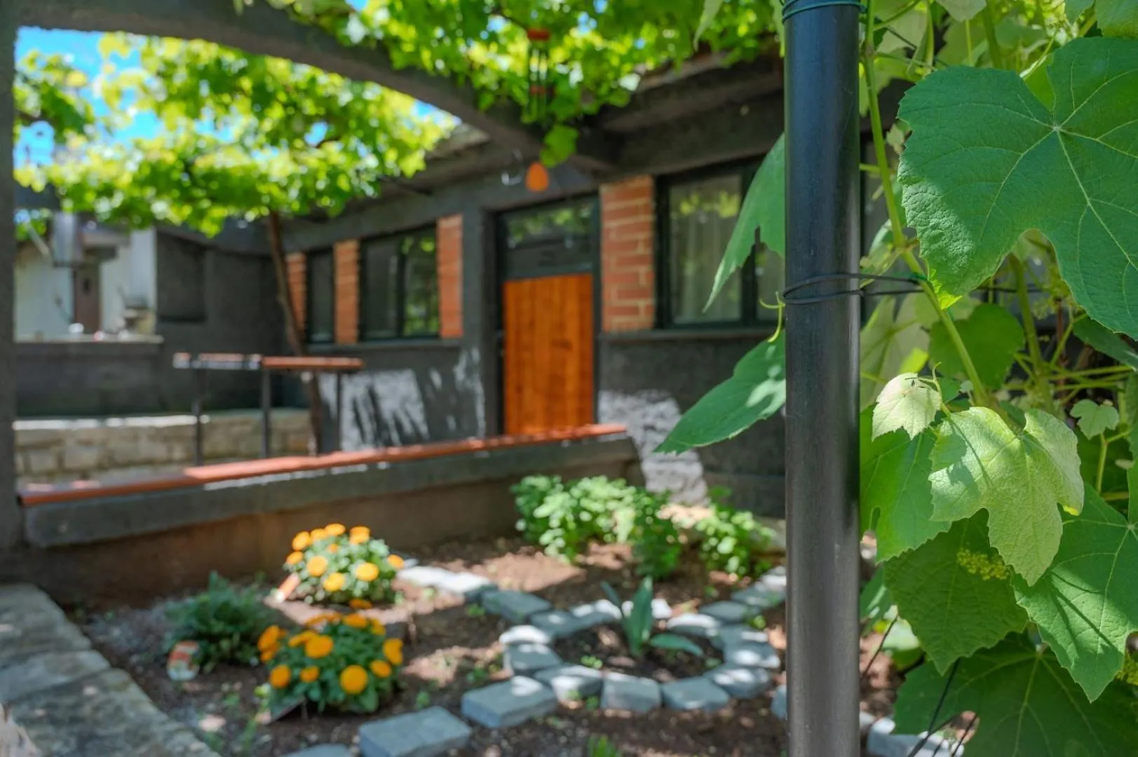 Holiday House With Garden 